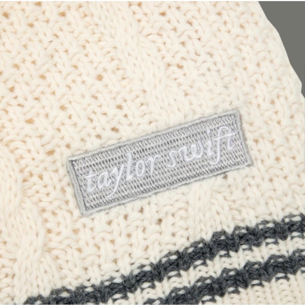 Official Taylor Swift Folklore Cardigan (size: m/l) - Picture 3 of 4